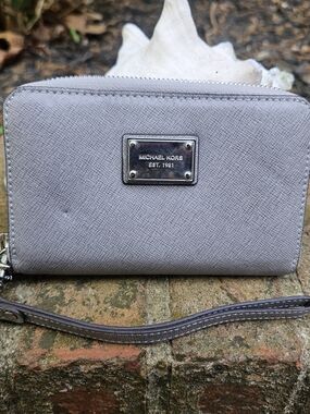 Michael Kors Gray Saffiano Jet Set Zip Wristlet Wallet